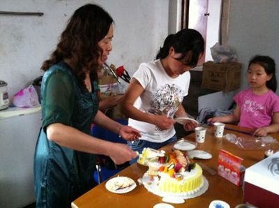 花桥中心校开展爱心走访活动_光明网